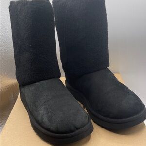 Authentic Women’s UGG Classic II Sherpa Cuff
